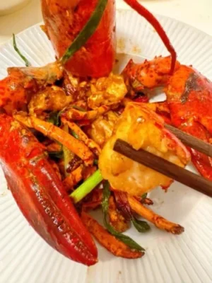 [Super Jumbo 4kg+] Wild-Caught Live Lobster photo review