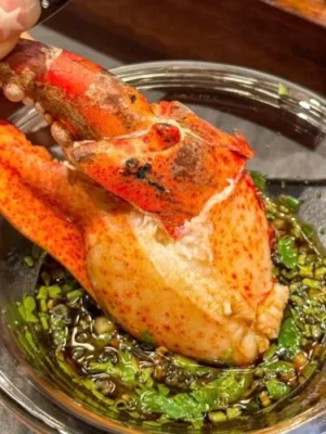 Click to view full screen LIMITED EDITION: Giant Deep-Sea Lobster Pincers 🔥 Hurry up! photo review